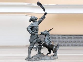 «Конек-Горбунок»: спектакль, памятник и история