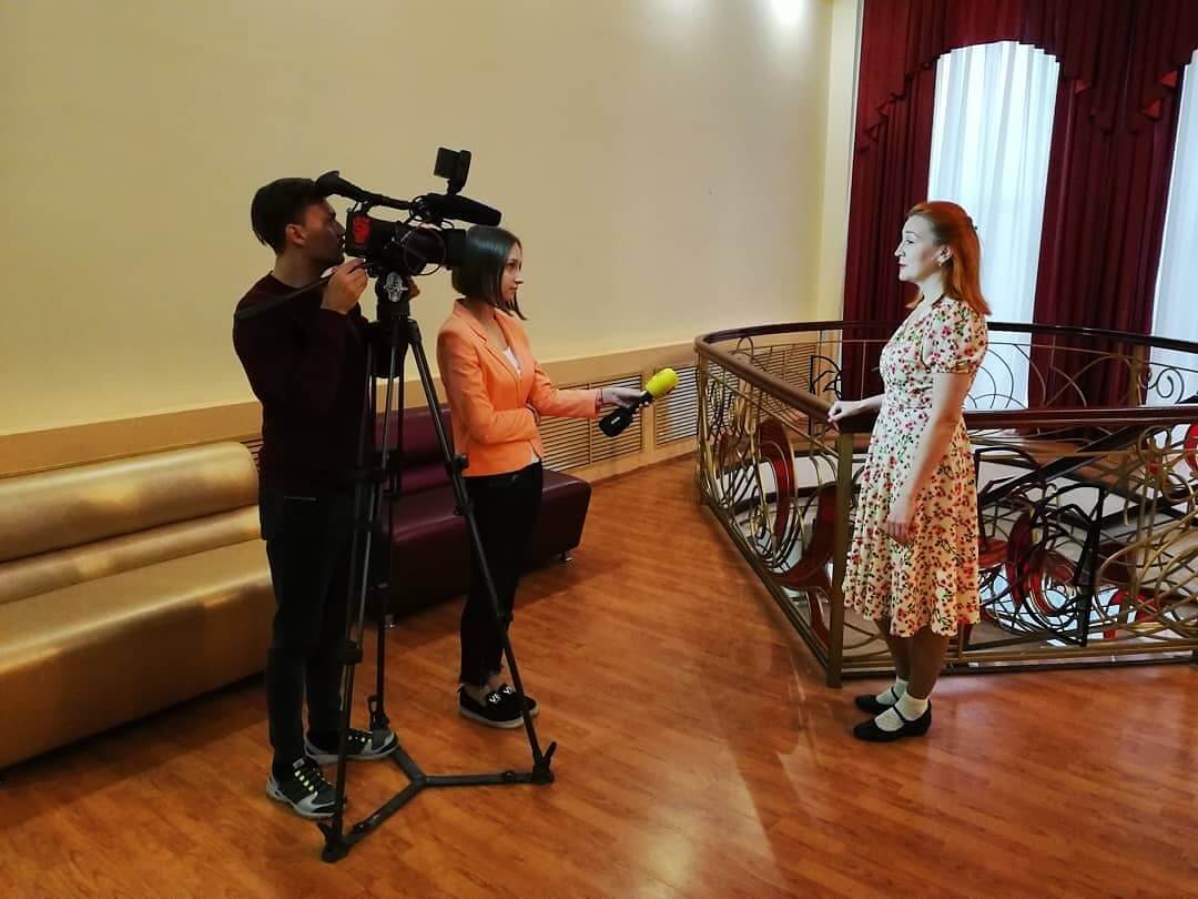 Закулисье ТЮЗа снова попало в объективы телекамер