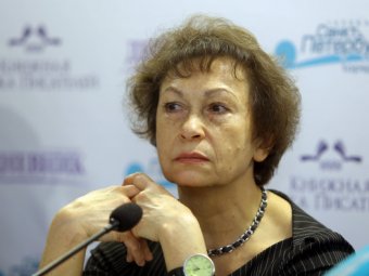 Начинаем знакомство с членами жюри фестиваля “ВЕРЮ!”. Председатель – Марина Корнакова