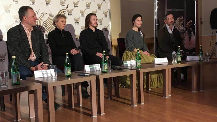 Астраханским СМИ и блогерам рассказали о премьере в ТЮЗе