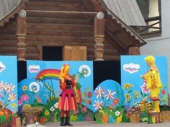 Астраханский ТЮЗ приглашает зрителей на спектакли под открытым небом