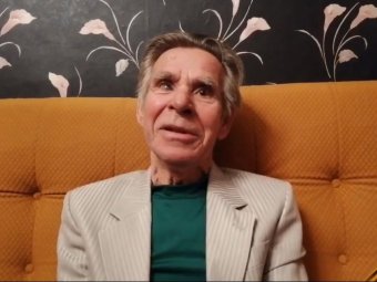 Актер ТЮЗа читает стихотворение В. Радкевича «Баллада о банке варенья»