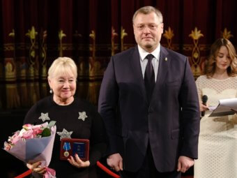 ТЮЗ поздравляет актрису Фирюзу Мартемьянову с награждением!