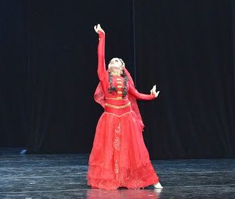 Магия народного танца на сцене ТЮЗа