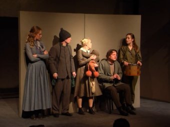 В Астраханском ТЮЗе представили премьеру по пьесе Горького «Последние»