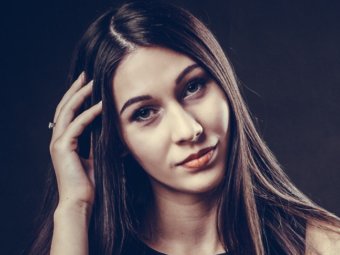 ТЮЗ поздравляет с днем рождения Лию Альмяшеву!