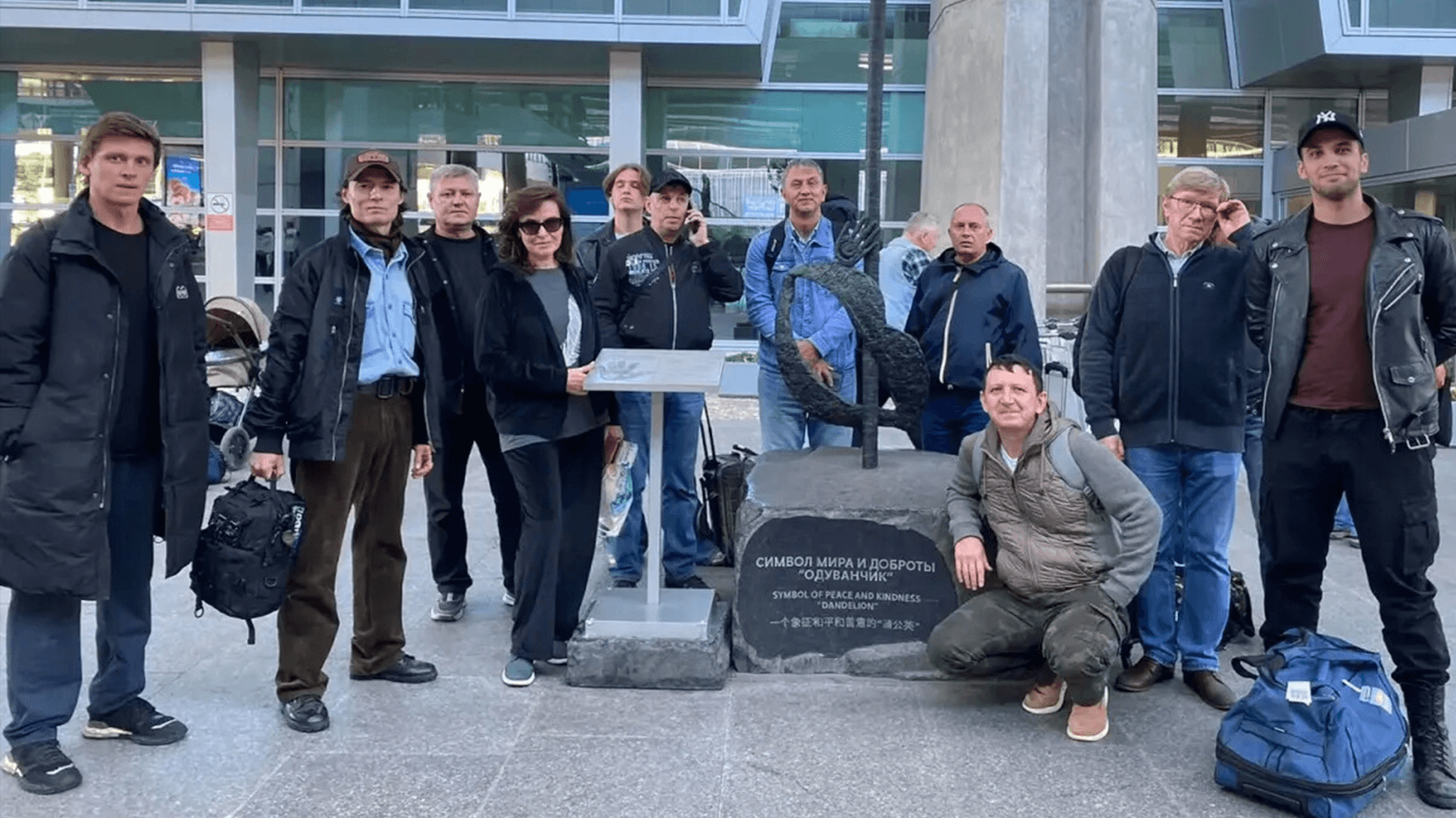 Наш самолет в культурной столице, но крылья у театра — астраханские!